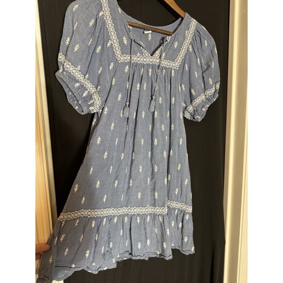 Old Navy Chambray Embroidered‎ Boho Flutter Sleeve Dress Size XS Petite - Picture 4 of 7